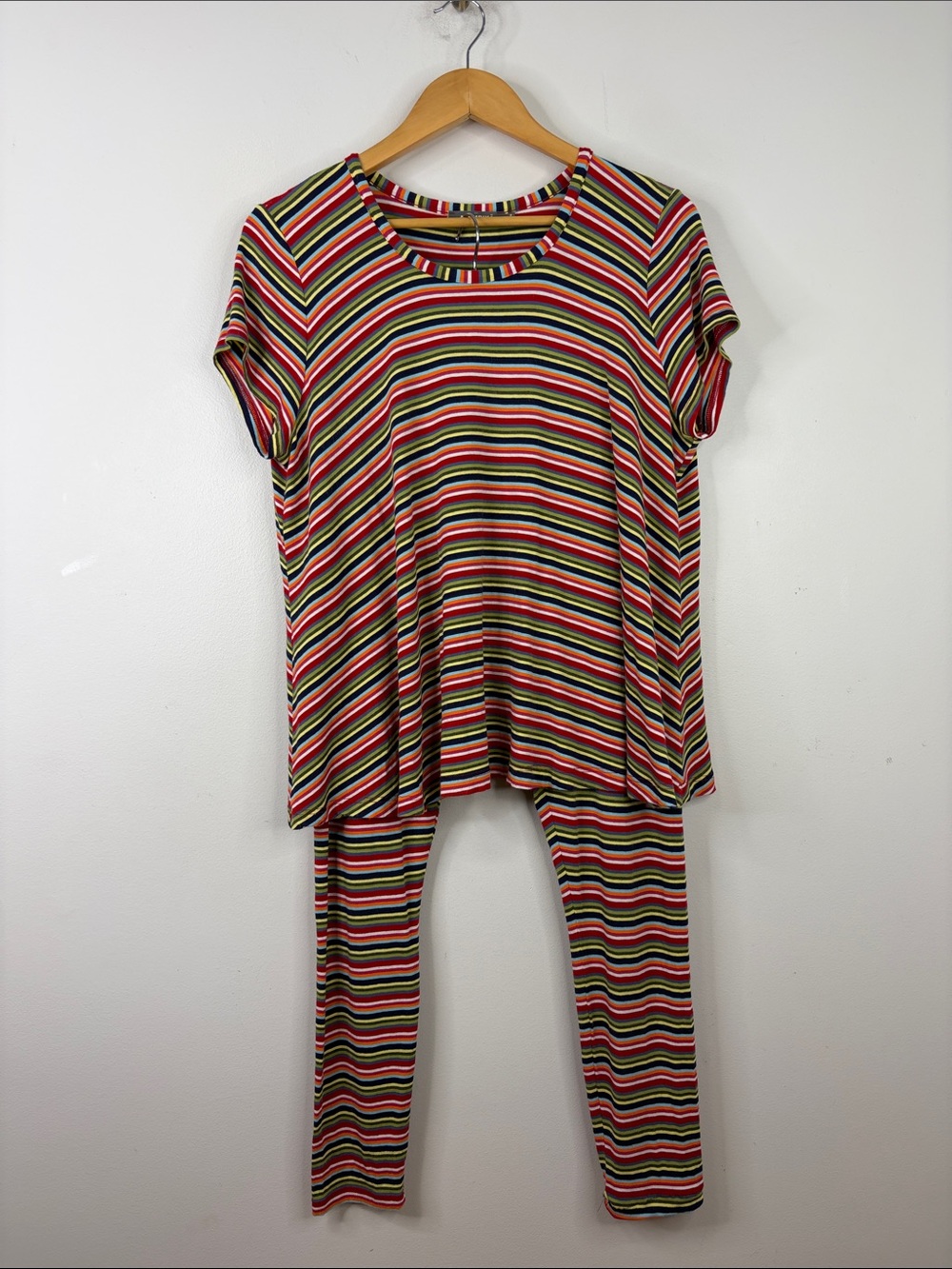 Alembika Lounge Pajama Set Women 2 US 8 10 Red Green Stripe 2 Piece Top Leggings